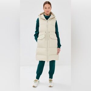 EUC Varley Cream Puffer Vest with Hood. Size S